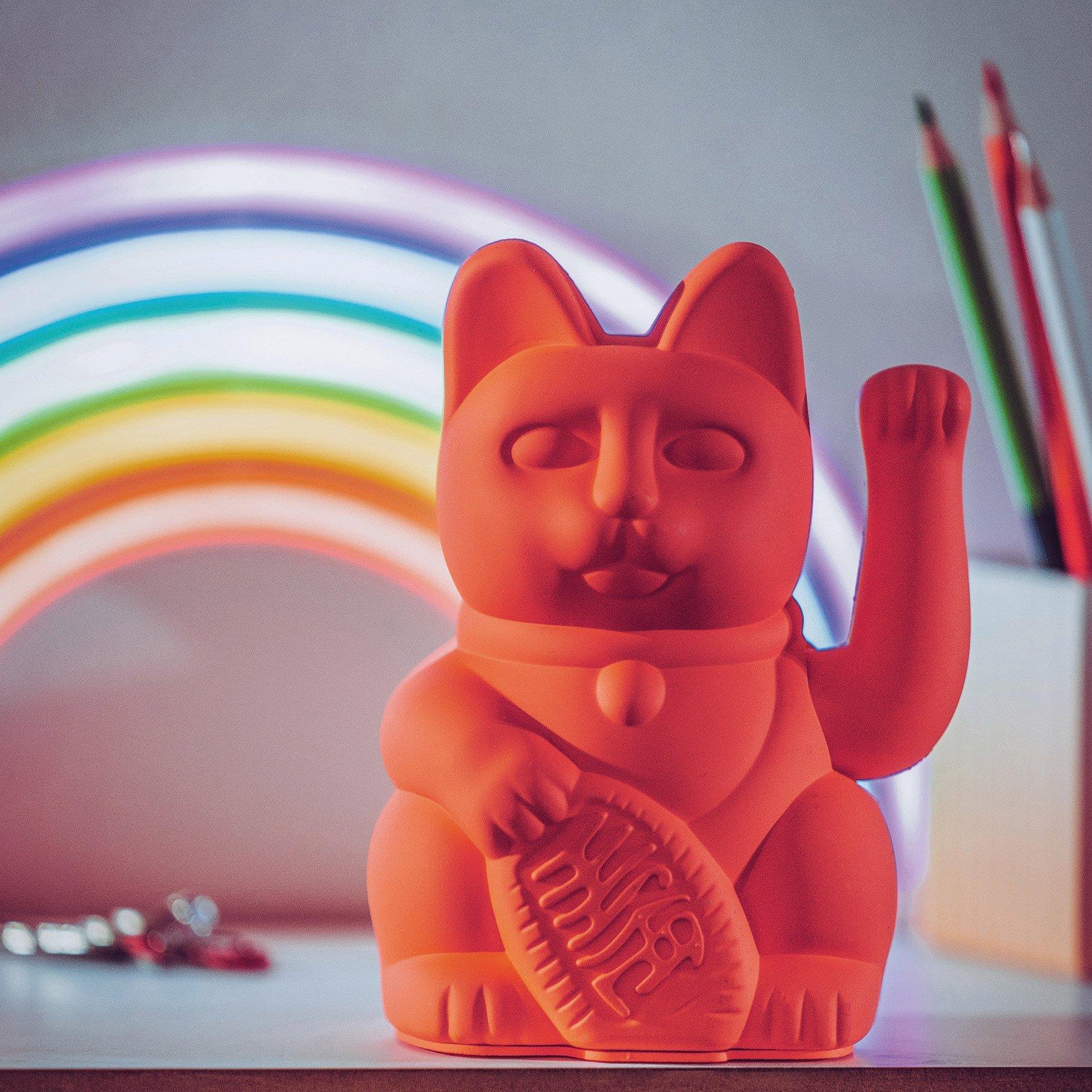 Winkekatze Neon Orange Moodbild
